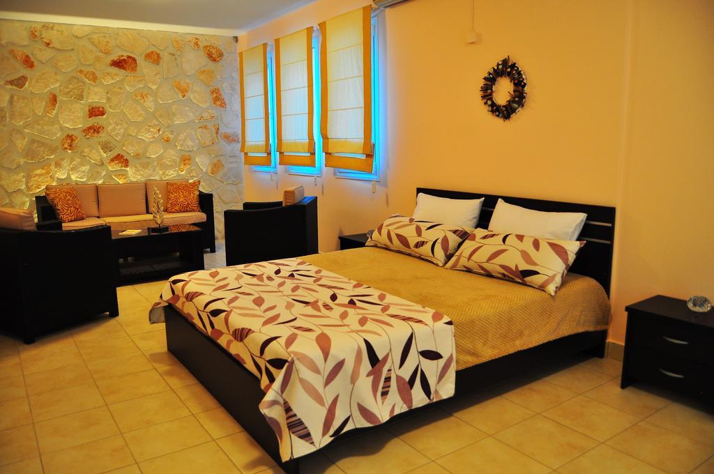 Pyrgos Zante Suites Alykanas  Esterno foto